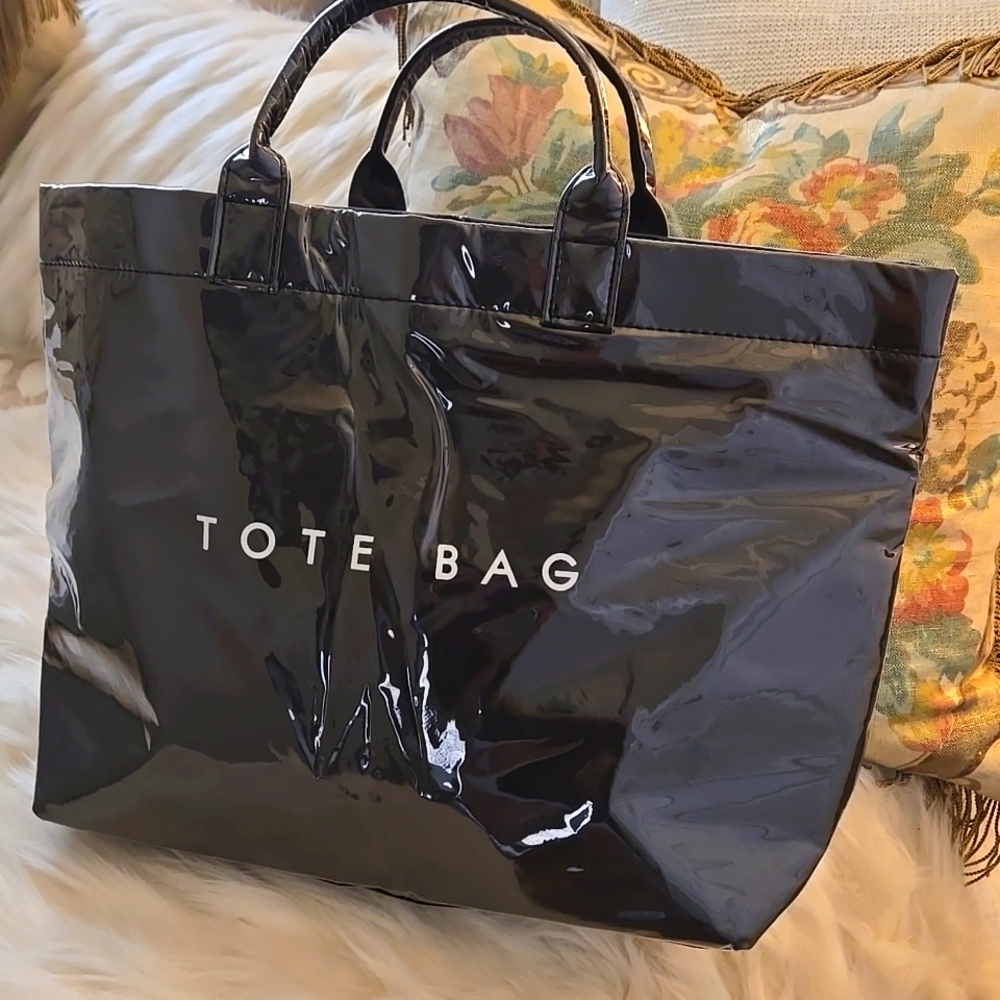 Metallic Black Purse Urban Chic large capacity tote bag . Trending now. nwot